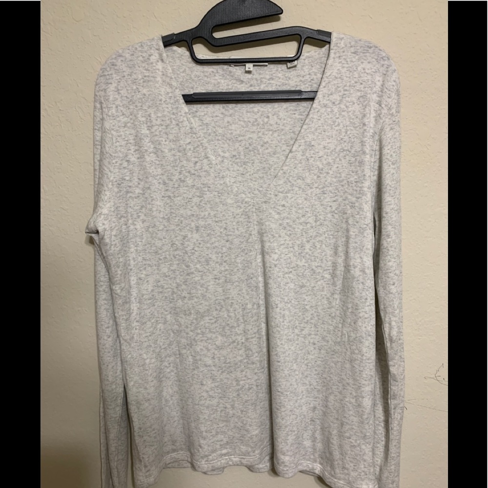 Vince long sleeve v-neck tee XL